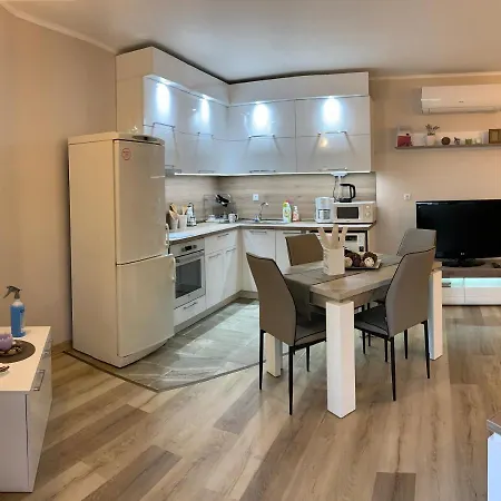 Sunray Guest House, With Lovely View Apartment