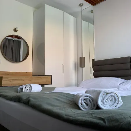 Apartment Sunray Guest House, With Lovely View Warna