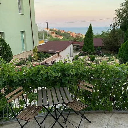 Sunray Guest House, With Lovely View דירה וארנה
